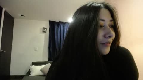 Mia zoe online show from 12.10.24