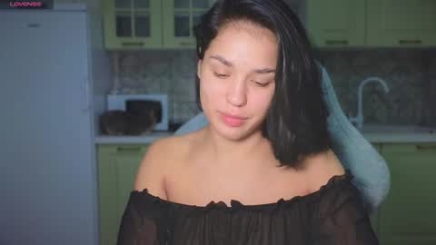 Mia online show from 10.15.25