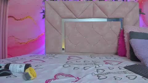 mia__blaze_ online show from 12.16.25