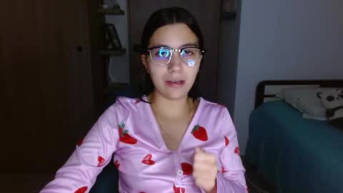 Snapshot of mia__lopez_ chatting on 02.07.26 Mia online show from 02.07.26