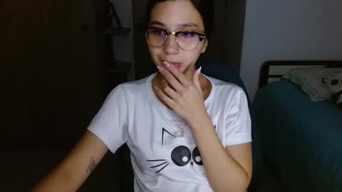 Snapshot of mia__lopez_ chatting on 02.18.26 Mia online show from 02.18.26