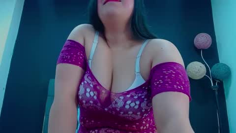 C A L L  M E  M I A  online show from 09.20.25