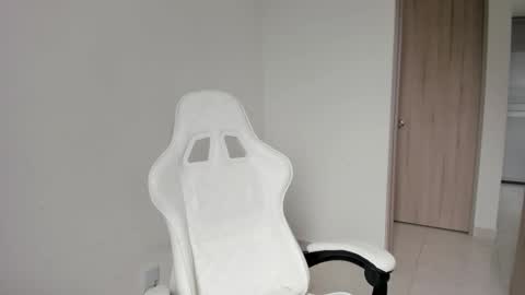 Mia adams  online show from 03.07.25