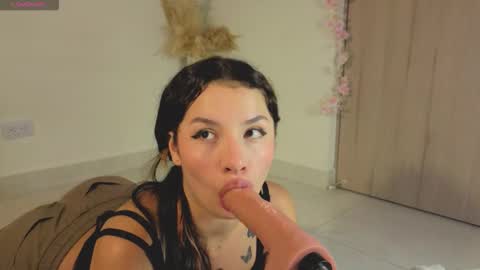 Mia adams  online show from 10.01.25