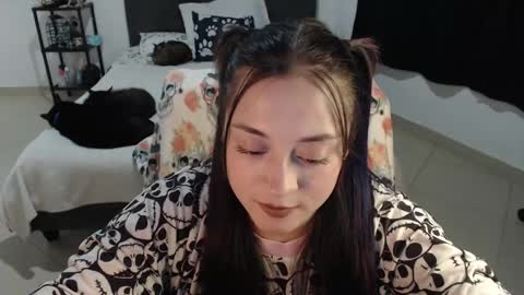 Snapshot of mia_adams_red chatting on 12.16.24 mia online show from 12.16.24