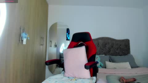 mia_adamsxxx online show from 04.30.26