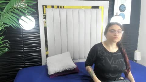 Dreams Couple online show from 01.07.25