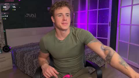 Snapshot of mia_andre chatting on 10.17.25 Andre and Mia online show from 10.17.25