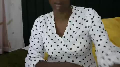 aishah petite online show from 01.16.25