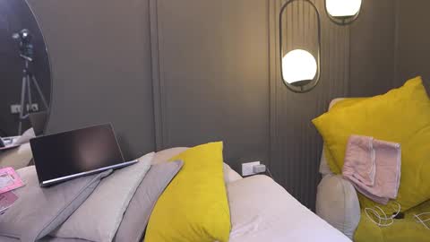 Belmont and Mia online show from 03.27.26