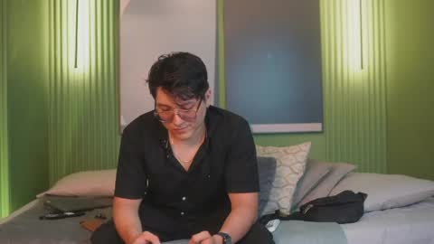 Snapshot of mia_belmont chatting on 04.24.26 Belmont and Mia online show from 04.24.26
