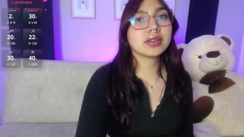 Snapshot of mia_blair_ chatting on 11.20.25 Mia online show from 11.20.25