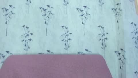 Mia  online show from 01.23.25