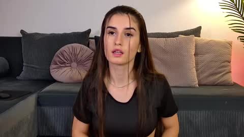 Snapshot of mia_carter99 chatting on 12.16.25 Freya Allen online show from 12.16.25