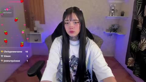 Snapshot of mia_cat05 chatting on 01.02.25 Mia online show from 01.02.25