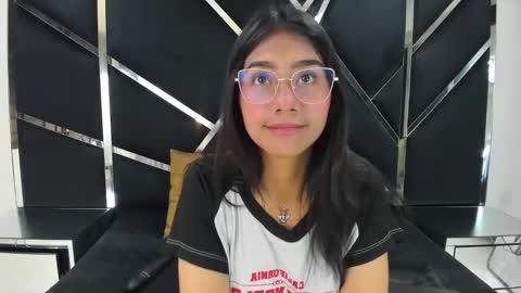 Snapshot of mia_clark18 chatting on 10.29.25 mia_clark18 online show from 10.29.25