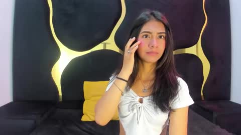 Snapshot of mia_clark18 chatting on 11.08.25 mia_clark18 online show from 11.08.25