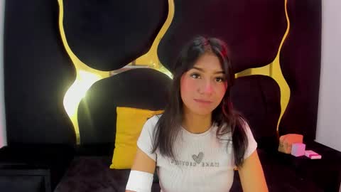 Snapshot of mia_clark18 chatting on 11.26.25 mia_clark18 online show from 11.26.25