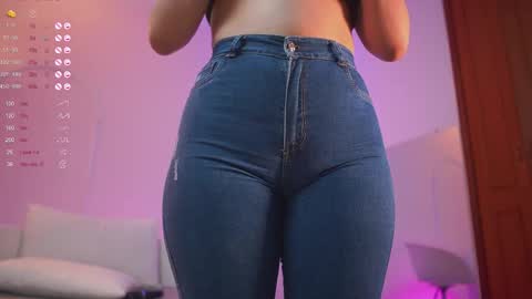 Snapshot of mia_coliin chatting on 10.18.25 Anna online show from 10.18.25