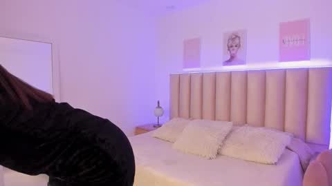 mia_corner online show from 09.14.25