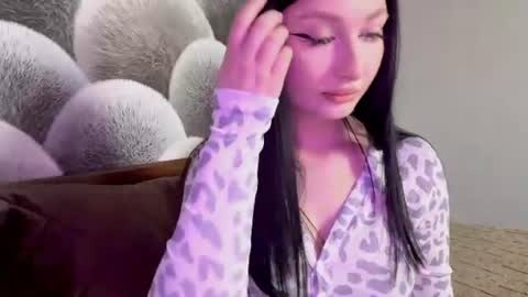 Mia online show from 07.10.26