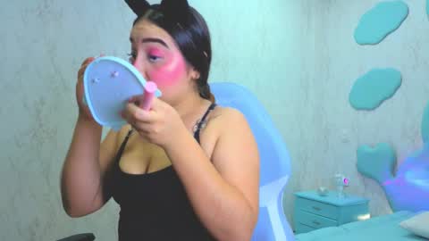 Mia Cuttee online show from 11.25.25