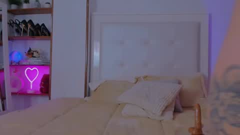 Snapshot of mia_daniellshot chatting on 03.12.25 Sarah Luna online show from 03.12.25