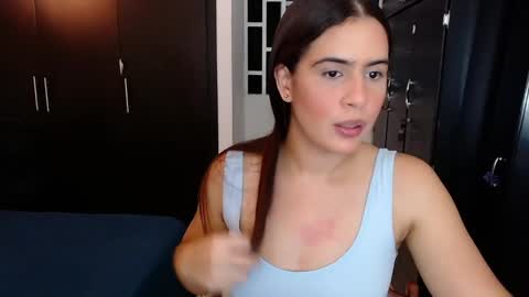 Snapshot of mia_danielsx chatting on 12.04.24 Mia online show from 12.04.24