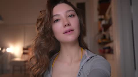 Snapshot of mia_dynasty chatting on 10.22.25 Mia online show from 10.22.25