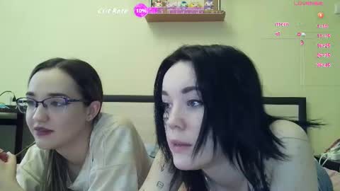 Snapshot of mia_ellis_ chatting on 06.20.26 Mia and Jenny online show from 06.20.26