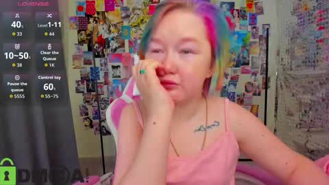 Mia online show from 12.22.25