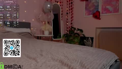 Snapshot of mia_ferd chatting on 02.28.26 Mia online show from 02.28.26