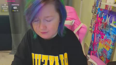 Snapshot of mia_ferd chatting on 07.16.26 Mia online show from 07.16.26
