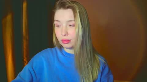 Mia online show from 12.10.24