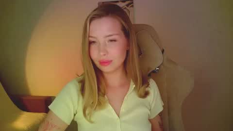 Mia online show from 06.14.26