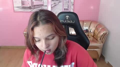 Mia online show from 10.06.25