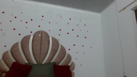 Snapshot of mia_fox666 chatting on 06.17.26 mia online show from 06.17.26