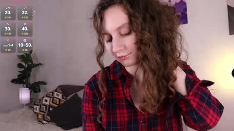 Snapshot of mia_frizz chatting on 05.16.26 Mia online show from 05.16.26