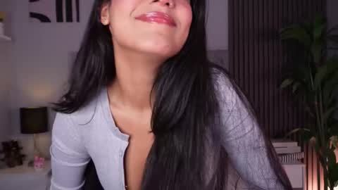 Mia  online show from 03.25.26