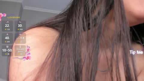 Snapshot of mia_gomez52 chatting on 04.15.26 mia online show from 04.15.26