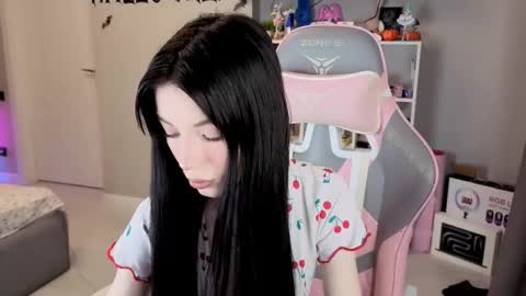 Snapshot of mia_gothh chatting on 11.18.25 MIA HELP ME REACH 100 LIKES online show from 11.18.25