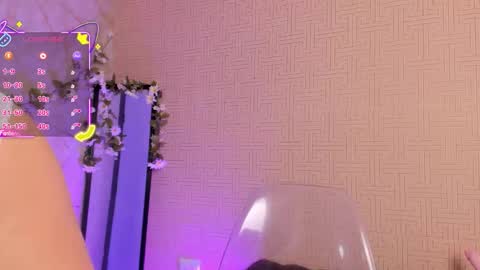 Mia online show from 09.24.25