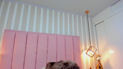 Snapshot of mia_jons20 chatting on 05.11.26 Naomi online show from 05.11.26