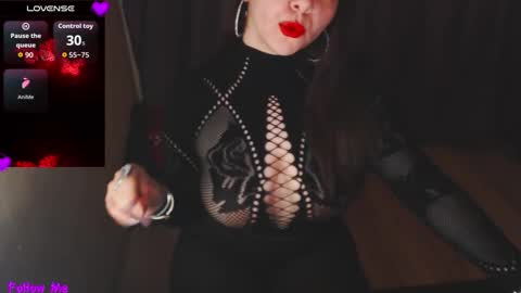 Snapshot of mia_joy8 chatting on 11.19.25 MiaJoy online show from 11.19.25