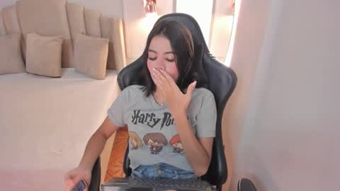 Snapshot of mia_kisses2 chatting on 09.12.25 Mia online show from 09.12.25