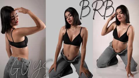 Snapshot of mia_kisses2 chatting on 09.25.25 Mia online show from 09.25.25