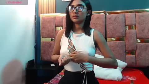 Mia.  online show from 05.08.26