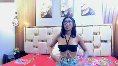 Mia.  online show from 05.09.26