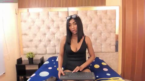 Mia.  online show from 05.12.26