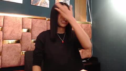 Mia.  online show from 05.25.26